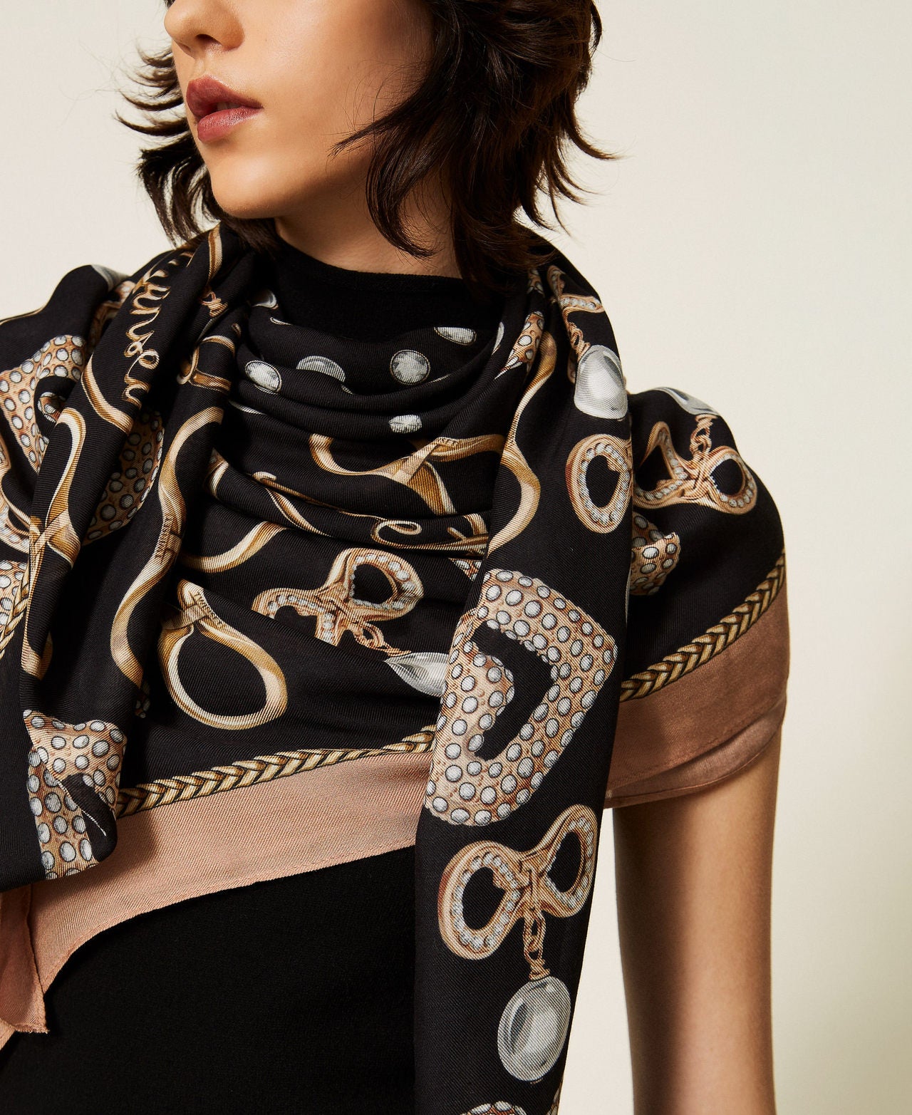 Twinset 262TA4630 - Kefiah con stampa bijoux