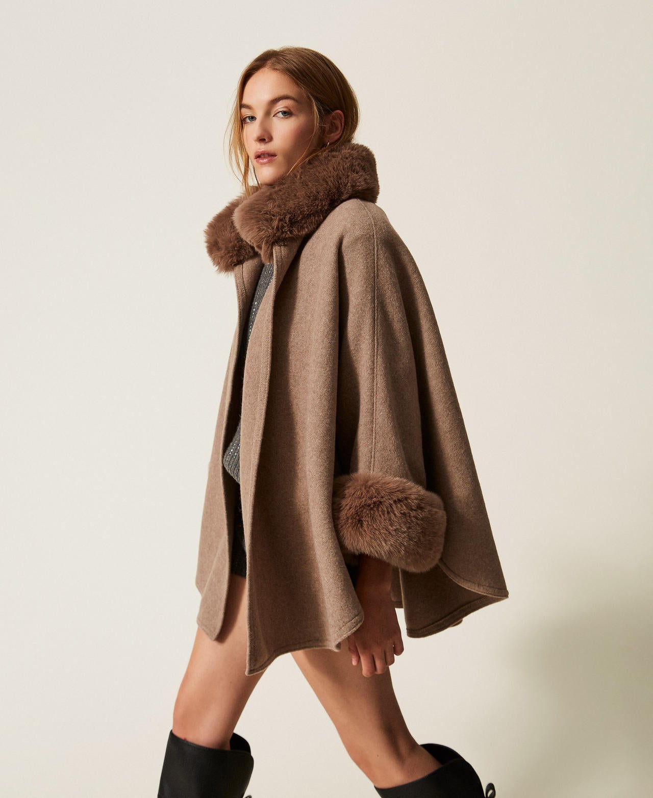 Twinset 262TO5730 - Poncho in panno con faux fur