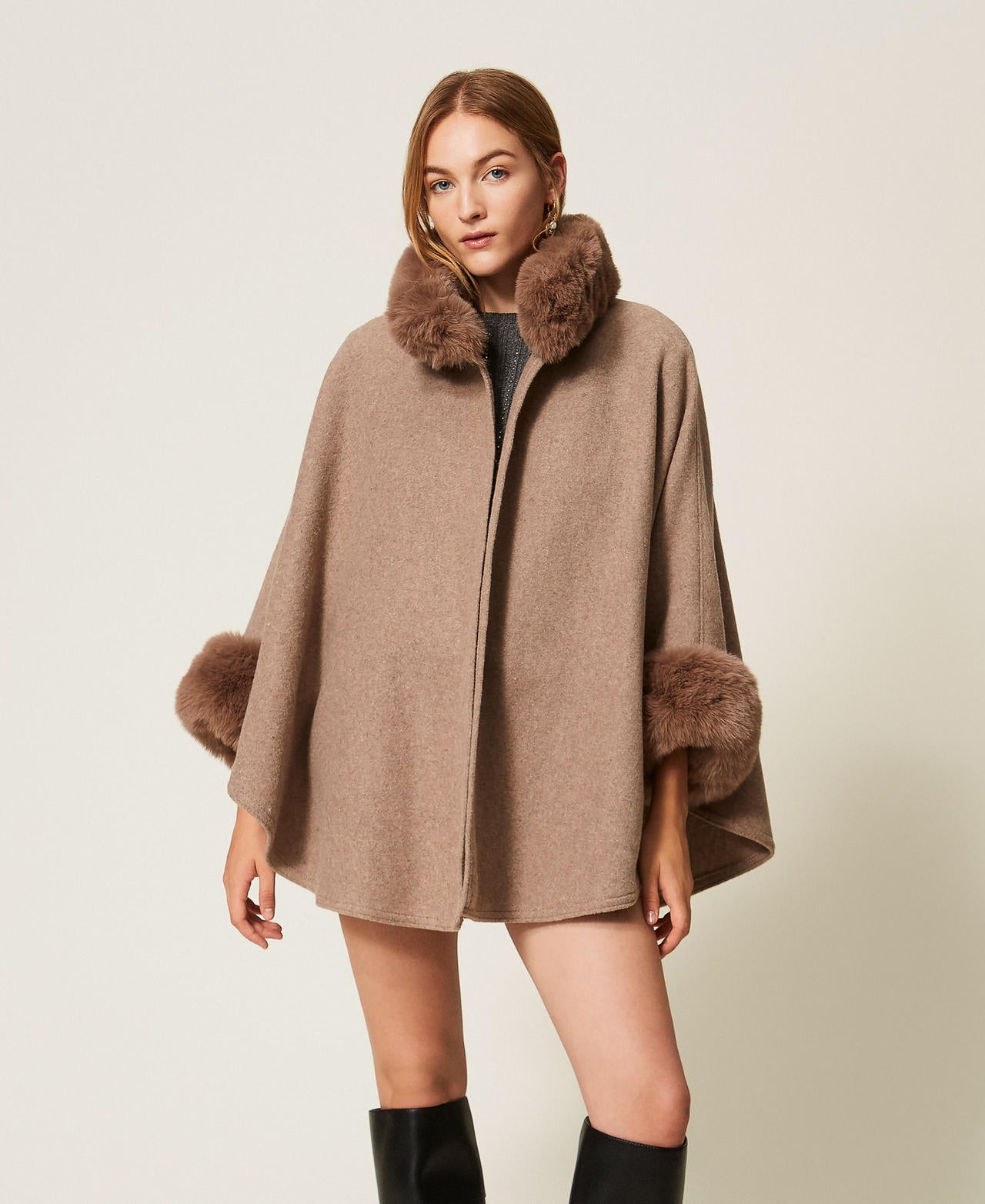 Twinset 262TO5730 - Poncho in panno con faux fur