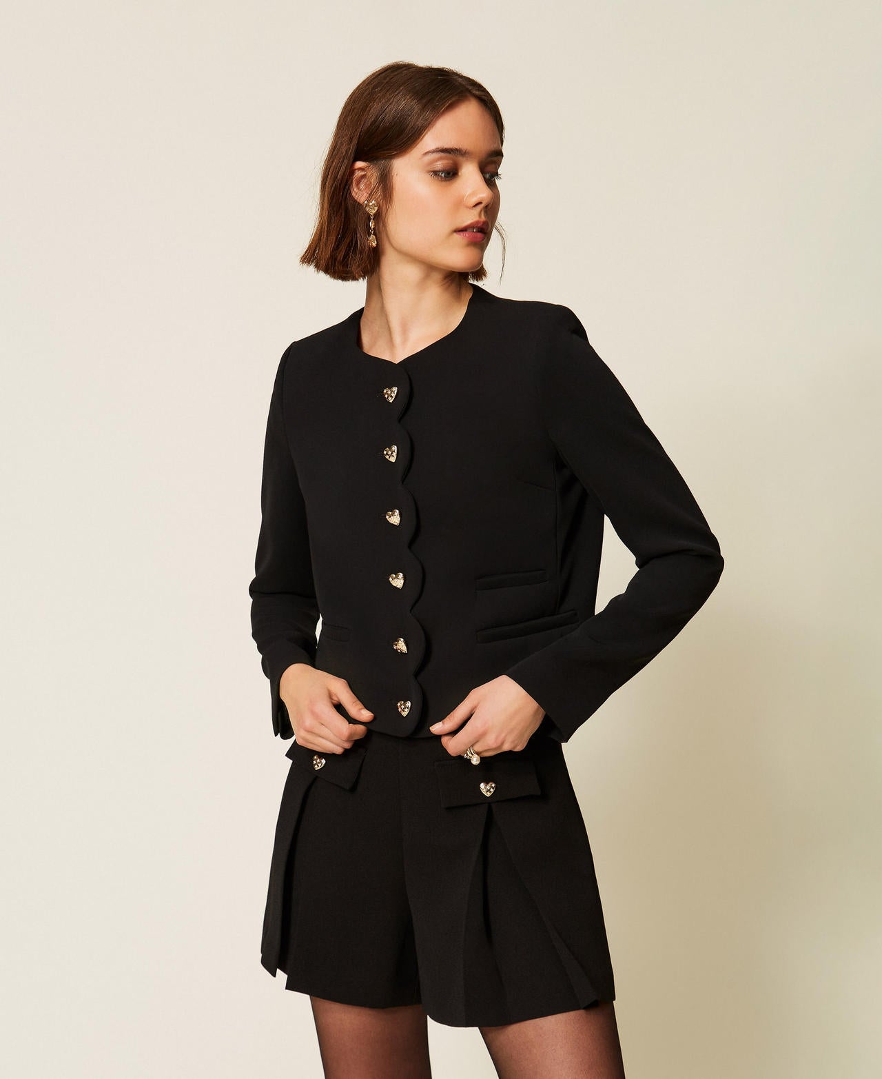 Twinset 262TP2040 - Giacca in crêpe con bottoni a cuore