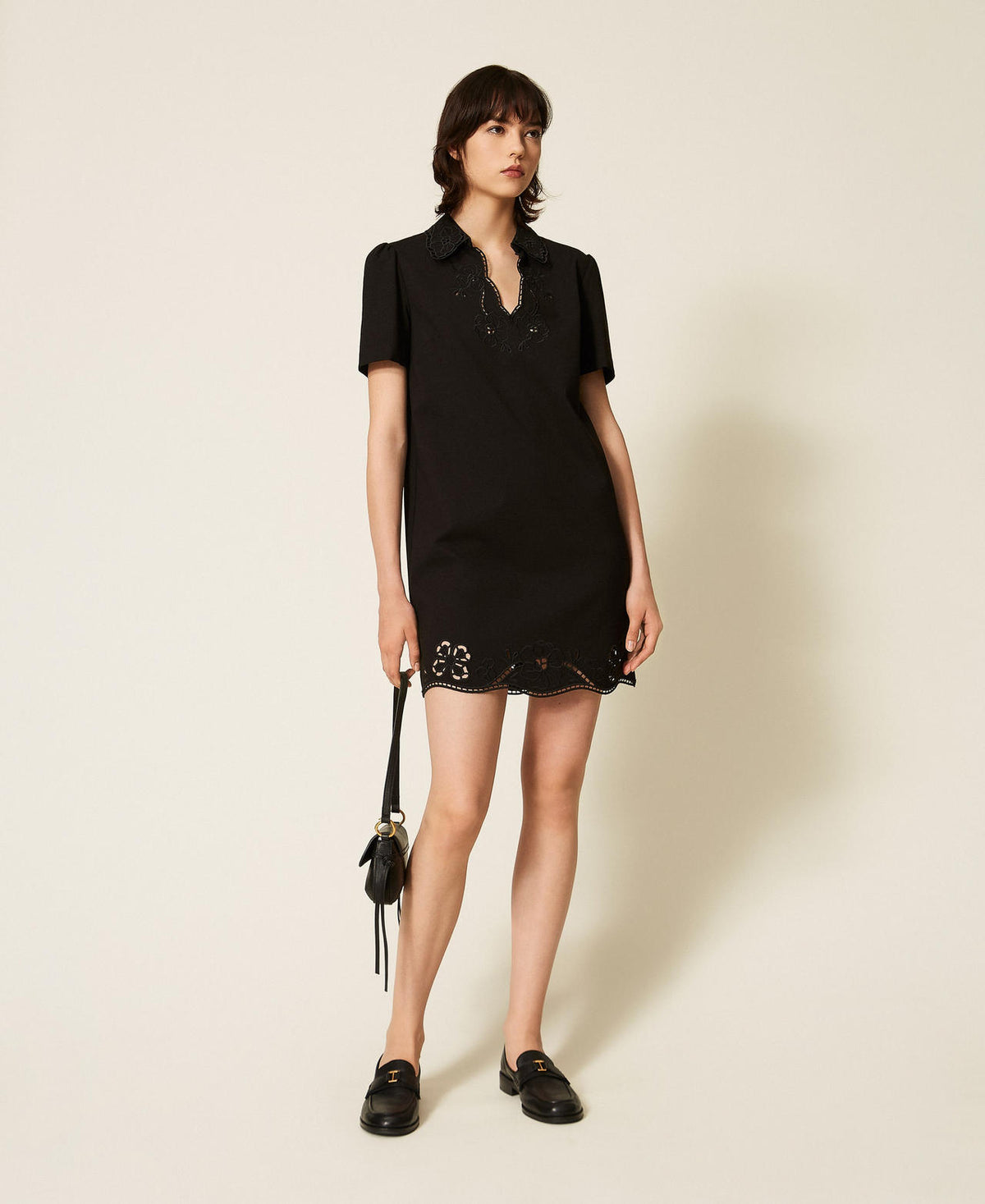 Twinset 262TP2671 - Abito corto con ricamo sangallo