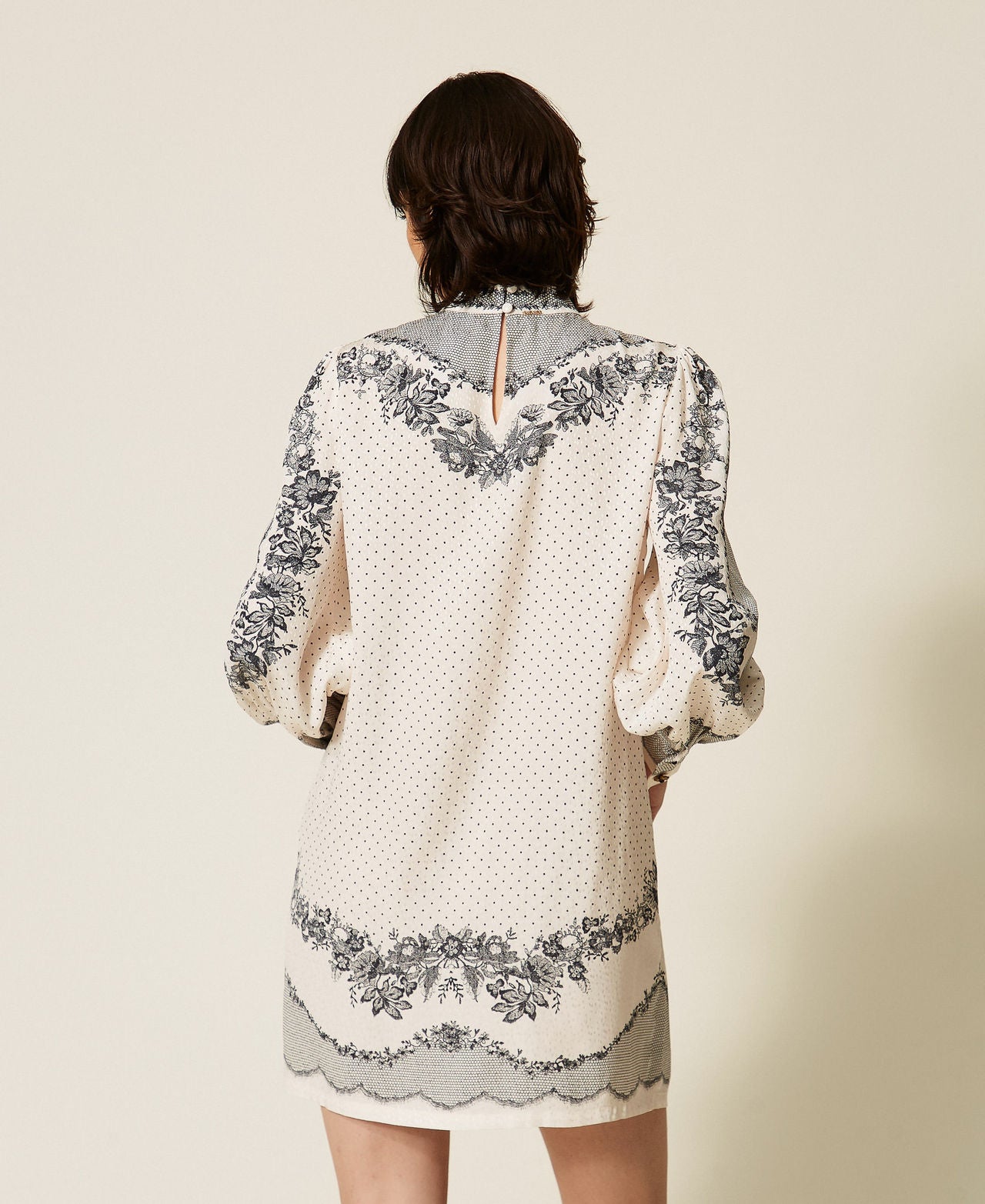 Twinset 262TP267C - Abito corto in raso jacquard a fiori e pois