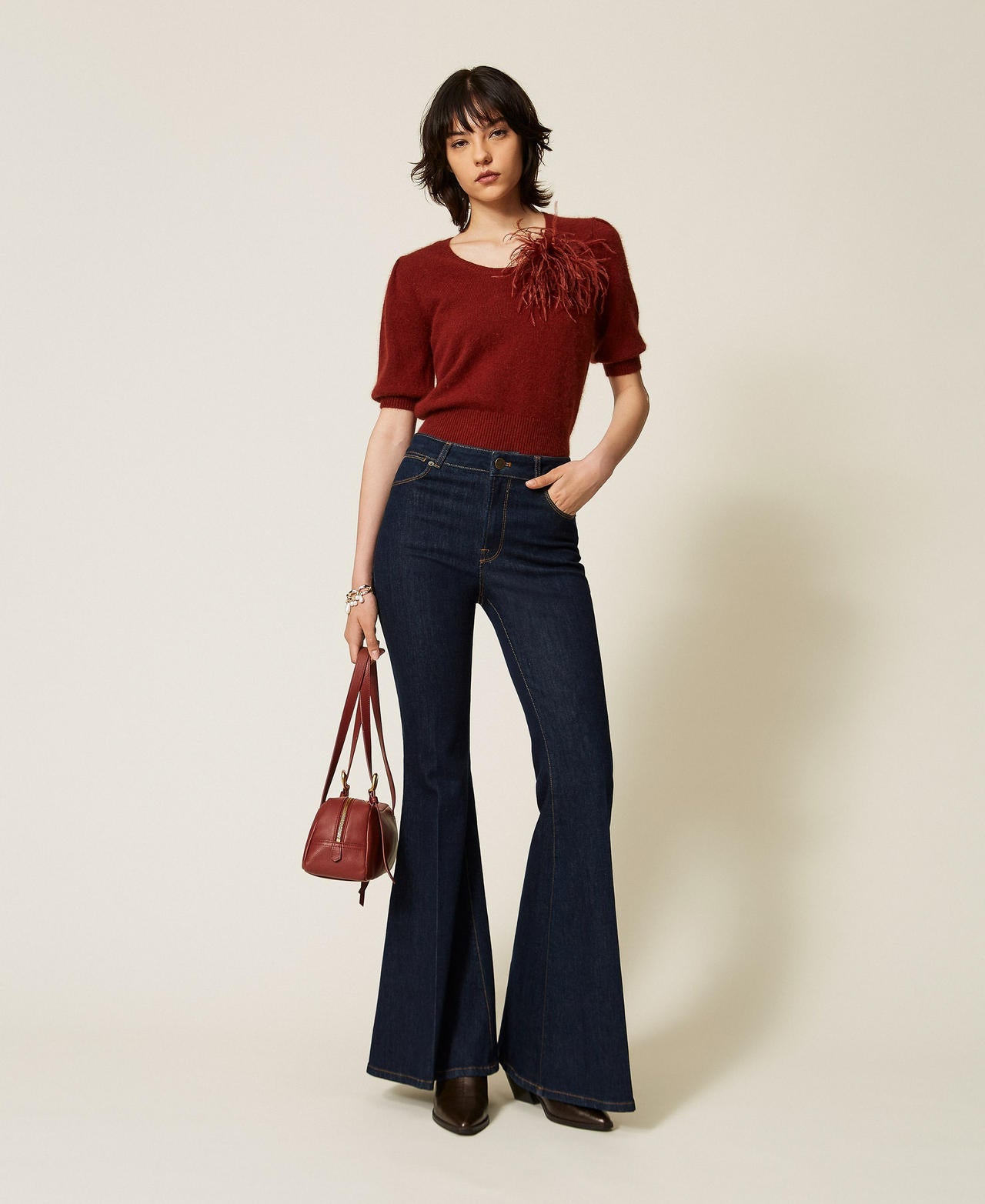 Twinset 262TP3260 - Maglia in misto angora con spilla