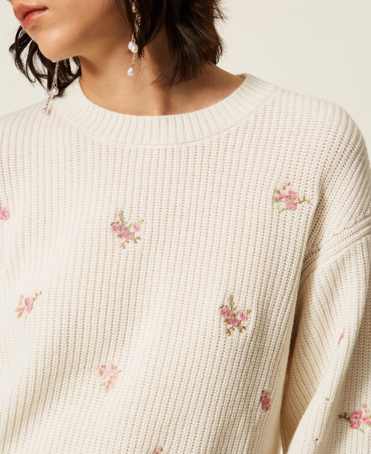 Twinset 262TP3410 - Maglia a coste in misto lana con ricamo floreale