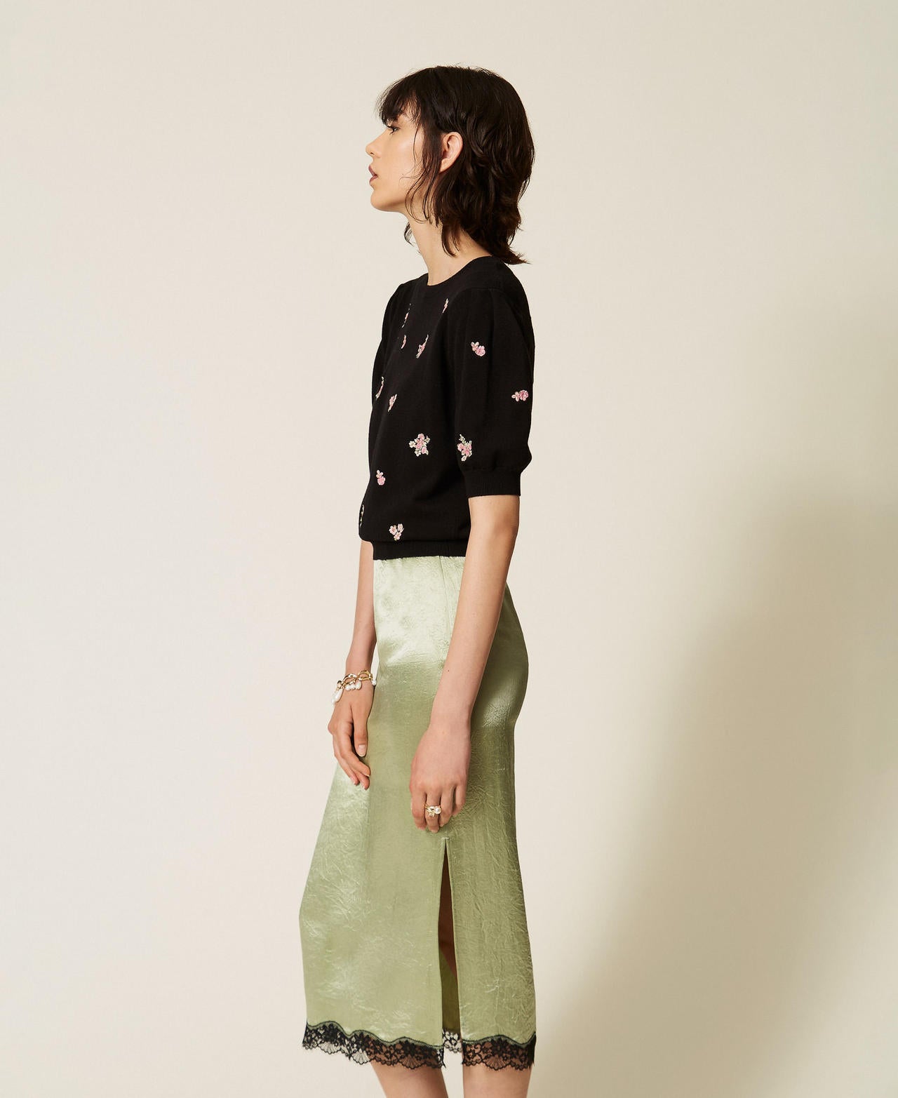 Twinset 262TP3460 - Maglia in misto lana con ricamo floreale