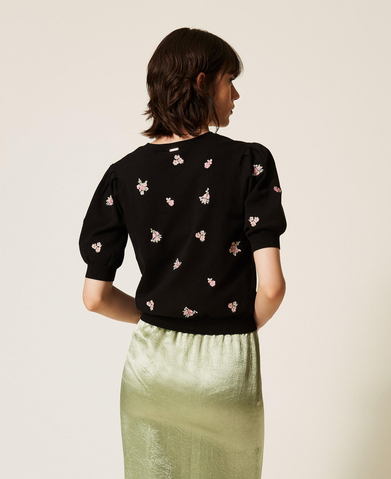 Twinset 262TP3460 - Maglia in misto lana con ricamo floreale