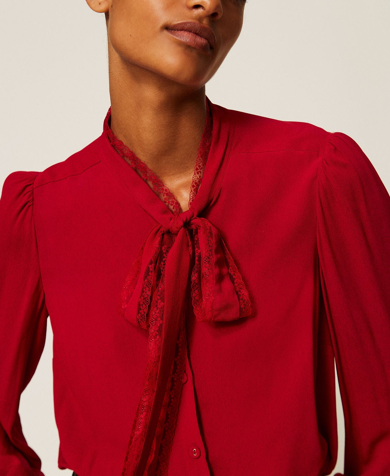 Twinset 262TT2324 - Camicia in crêpe de Chine con fiocco