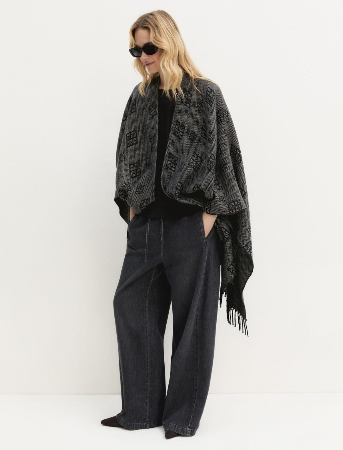 Emme Marella EMMORIGANO - Poncho jacquard con frange - Vista 1