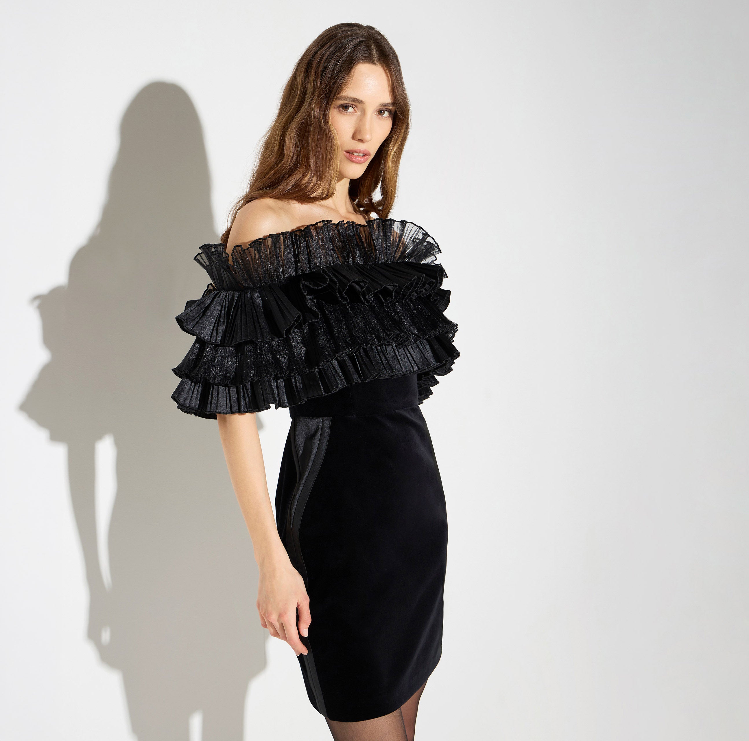 Elisabetta Franchi AB01467E2 - Abito in velluto con balze