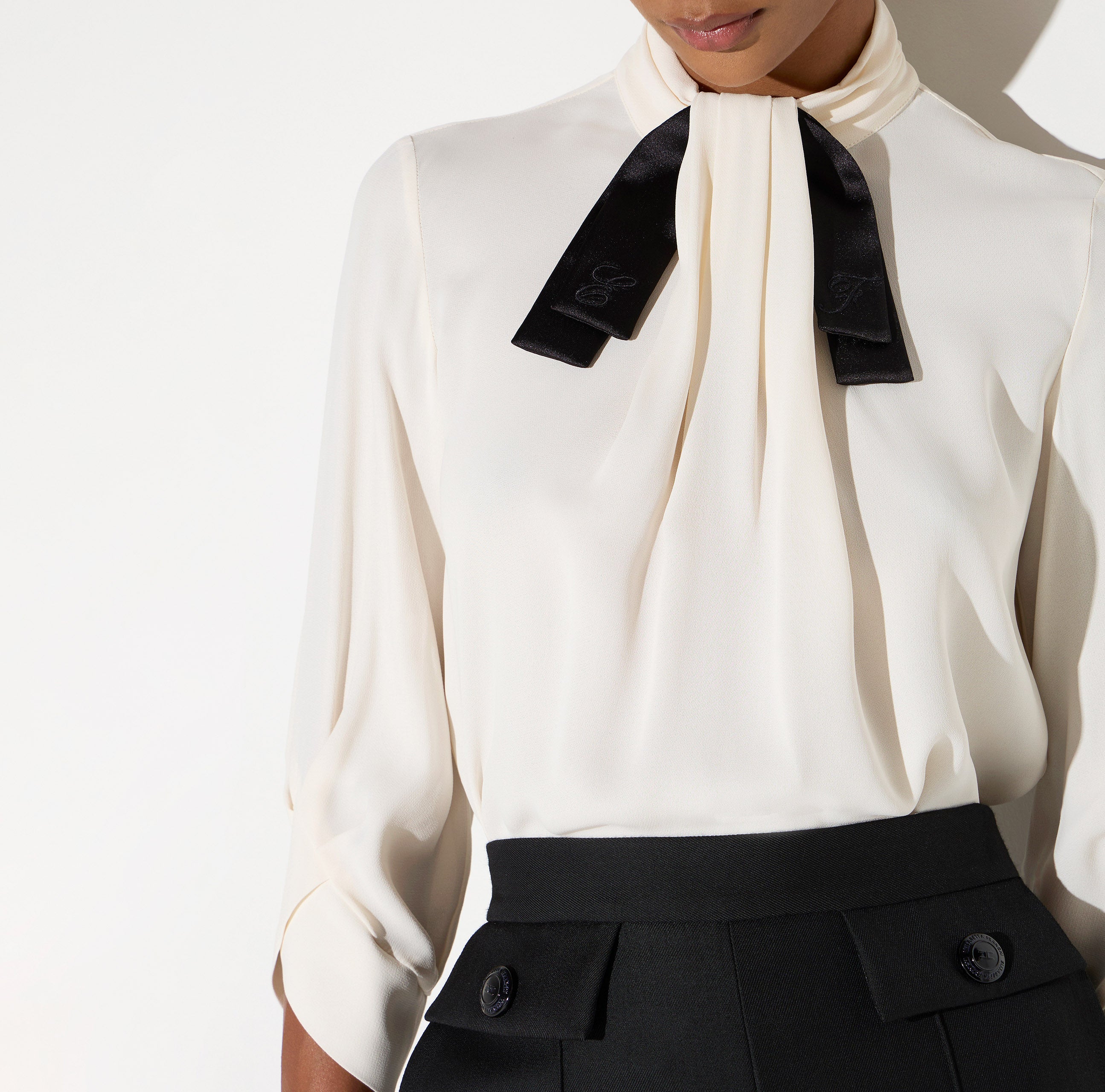 Elisabetta Franchi CA17866E2 - Blusa in georgette con cravattino