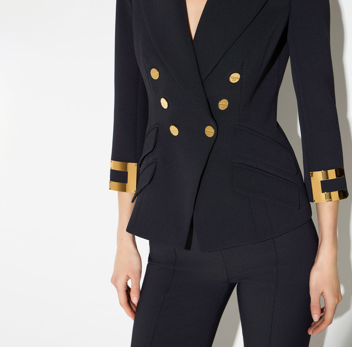 Elisabetta Franchi GI26866E2 - Giacca in doppio crêpe stretch con logo gioiello