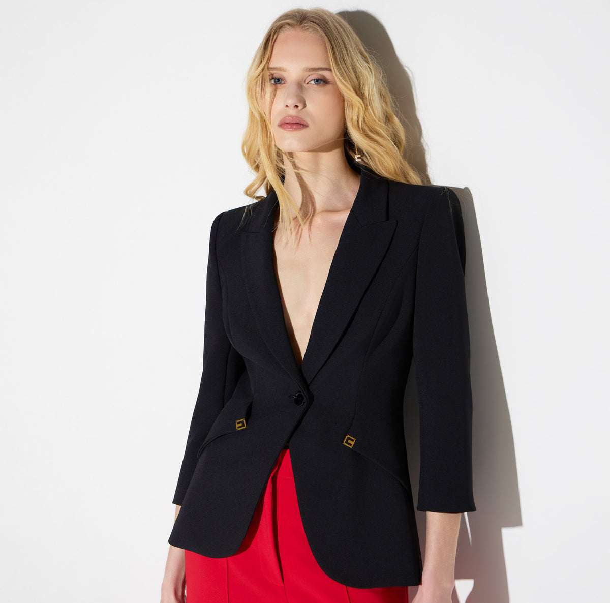 Elisabetta Franchi GI27567E2 - Veste en crêpe léger et satin